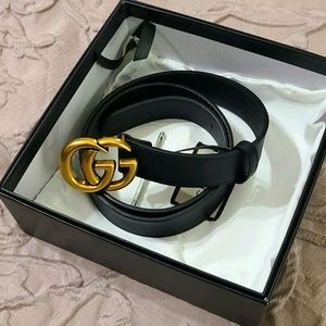Black Gucci belt